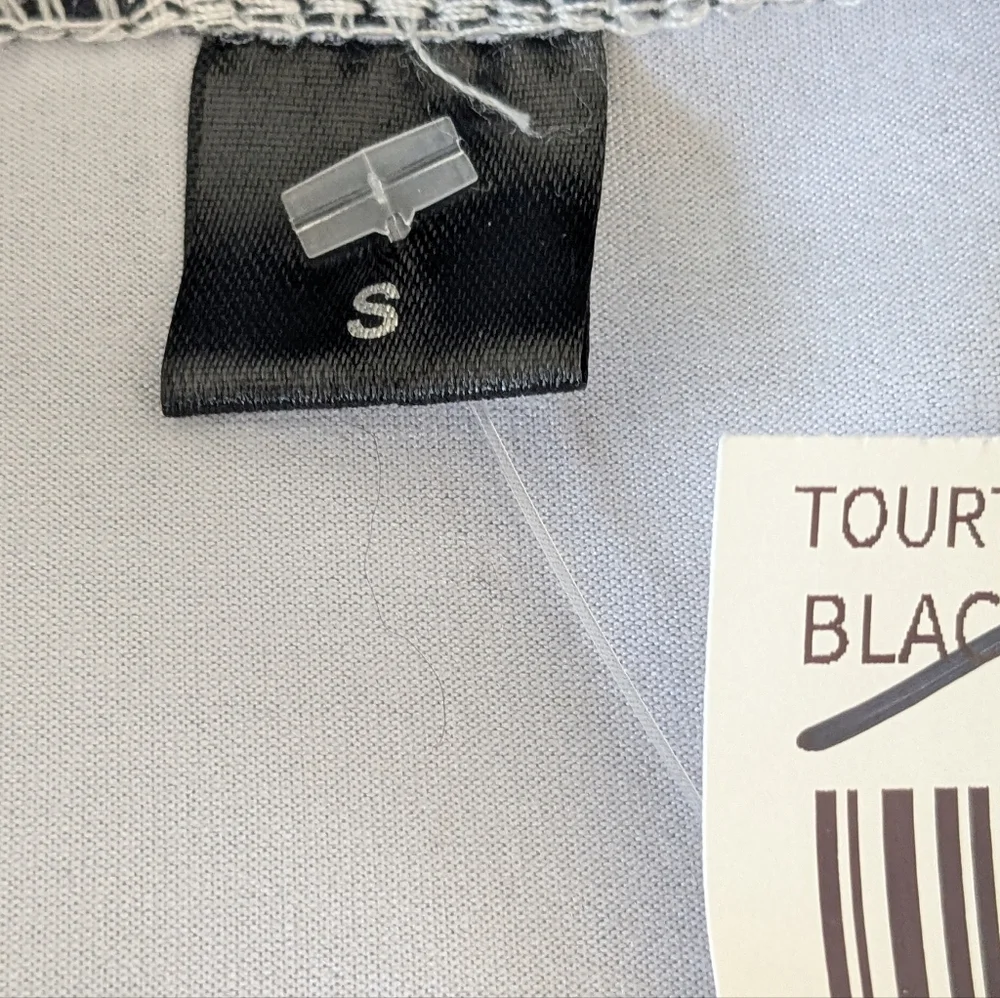 🔴3/$10 Black Skull "Rhinestone" Print Tee NWT sz S - Picture 5 of 7